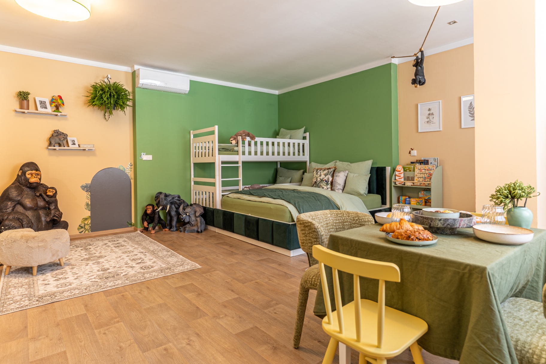 Jungle Adventure — hlavní široký pohled do apartmánu